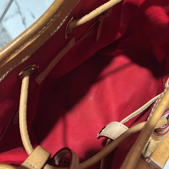 COPY - Dooney & Bourke bucket bag - Picture 5 of 8